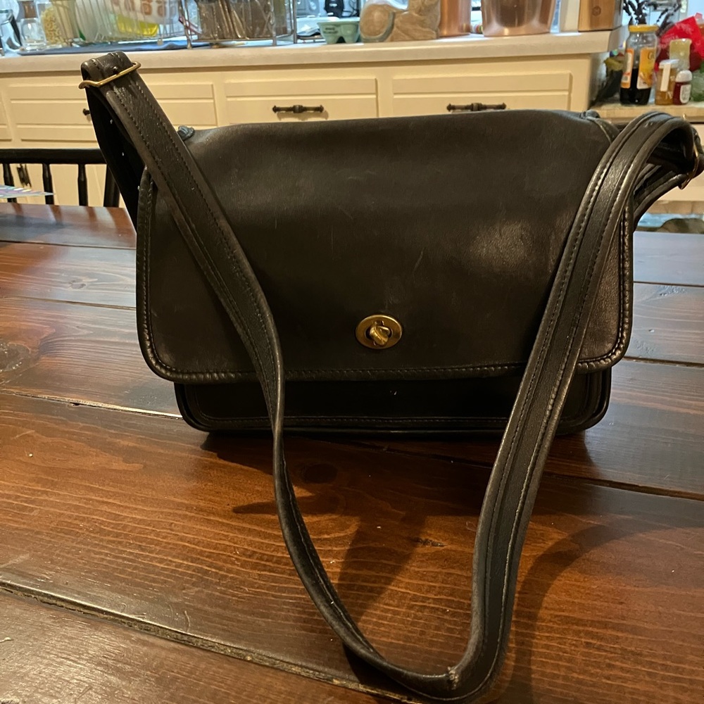 Coach. Vintage Rambler Legacy Purse. 👜